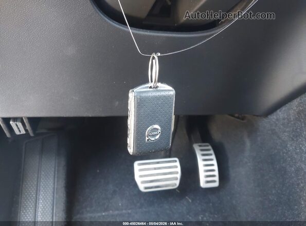 YV4162UM9K2075490 2019 VOLVO XC40 White 