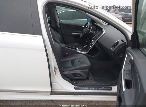 YV440MDK5G2825497 2016 VOLVO XC60 White Widok wnętrza z przodu