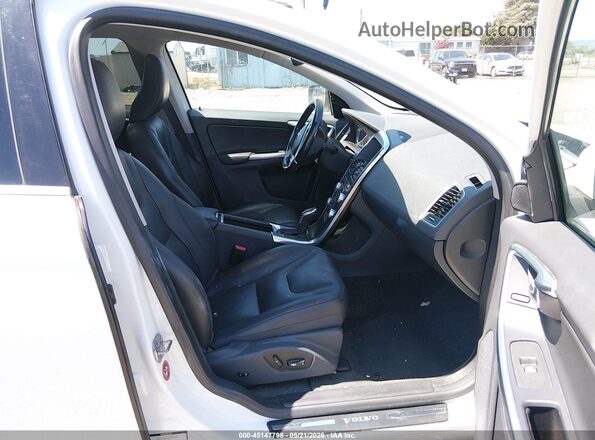 YV440MDM4G2921199 2016 VOLVO XC60 White Vista interior delantera