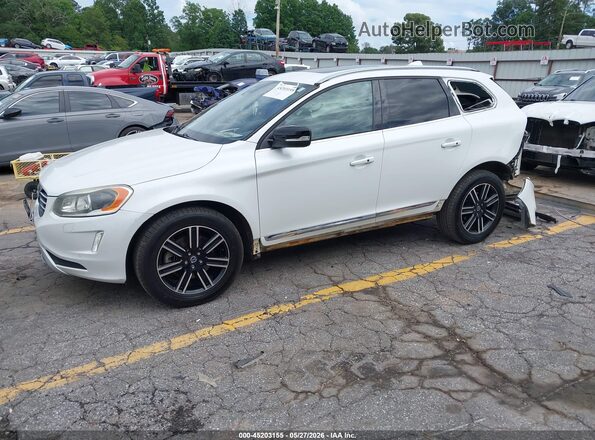 YV440MDR7H2225269 2017 VOLVO XC60 White Przód lewy