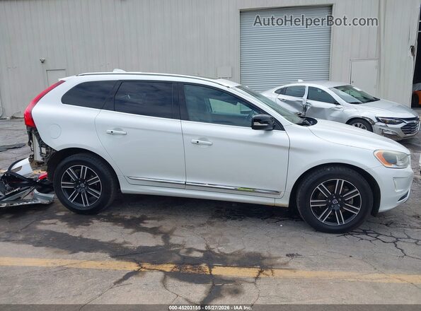 YV440MDR7H2225269 2017 VOLVO XC60 White Widok wnętrza 360 stopni