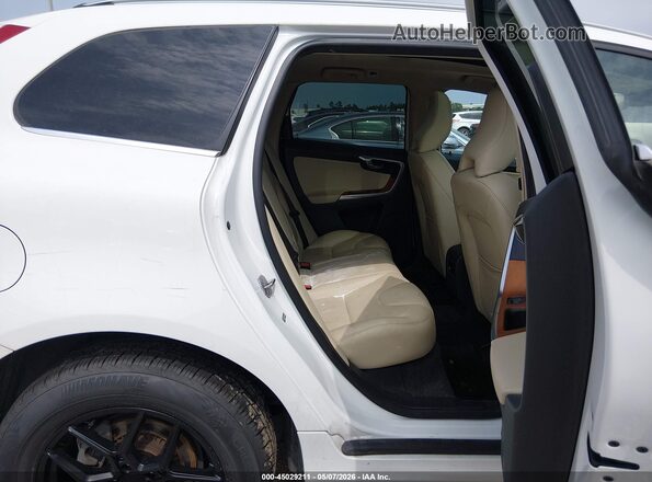YV440MDU7H2176630 2017 VOLVO XC60 White Vista de la etiqueta del VIN