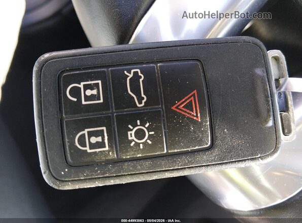 YV440MRU6H2001357 2017 VOLVO XC60 Черный Вид панели приборов