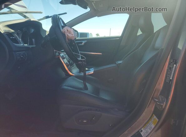 YV440MWK4J2053739 2018 VOLVO V60 Silver Սալոնի դիմացի տեսք