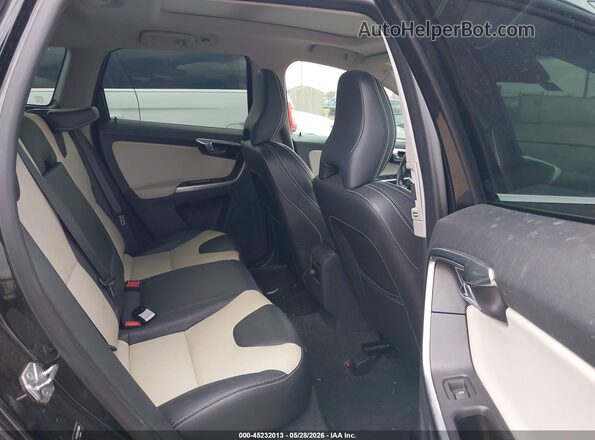 YV449MRR5H2120261 2017 VOLVO XC60 Black Вид наклейки з VIN-кодом