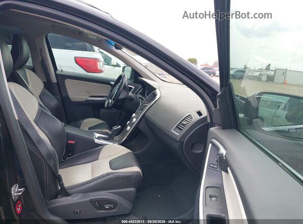YV449MRR5H2120261 2017 VOLVO XC60 Black Вид салону спереду