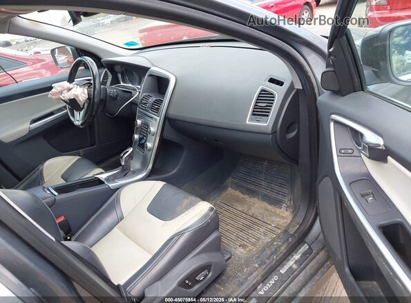 YV449MRR7H2132086 2017 VOLVO XC60 Green 