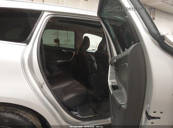 YV449MRRXH2000729 2017 VOLVO XC60 Silver 