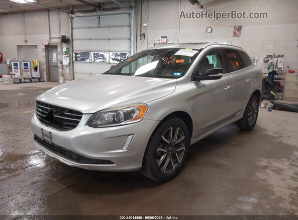 YV449MRRXH2000729 2017 VOLVO XC60 Silver 