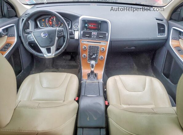 YV449MRU5H2009083 2017 VOLVO XC60 Красный Вид панели приборов