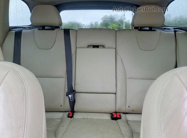YV449MRU5H2009083 2017 VOLVO XC60 Красный Вид задних сидений