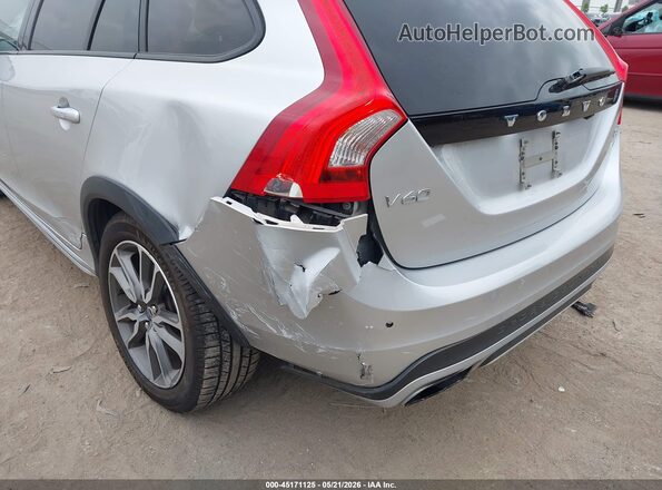 YV4612HM1G1007700 2016 VOLVO V60 CROSS COUNTRY Silver წინა ხედი