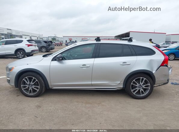 YV4612HM1G1007700 2016 VOLVO V60 CROSS COUNTRY Silver სალონის 360-გრადუსიანი ხედი