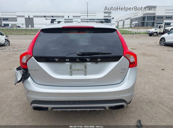 YV4612HM1G1007700 2016 VOLVO V60 CROSS COUNTRY Silver 
