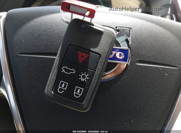 YV4612RKXG2837681 2016 VOLVO XC60 Черный Вид панели приборов
