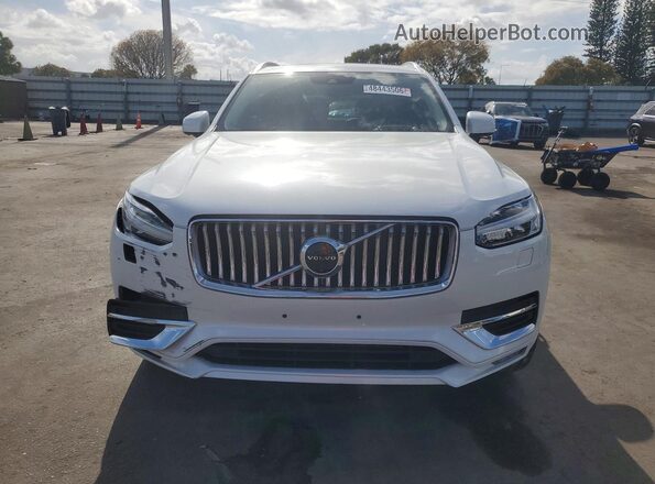YV4A221L9L1618416 2020 VOLVO XC90 White Widok z przodu