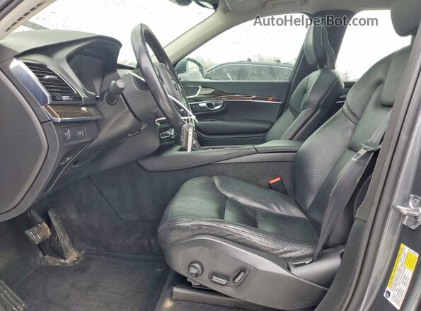 YV4A22PK7J1192981 2018 VOLVO XC90 Gray Front interior view