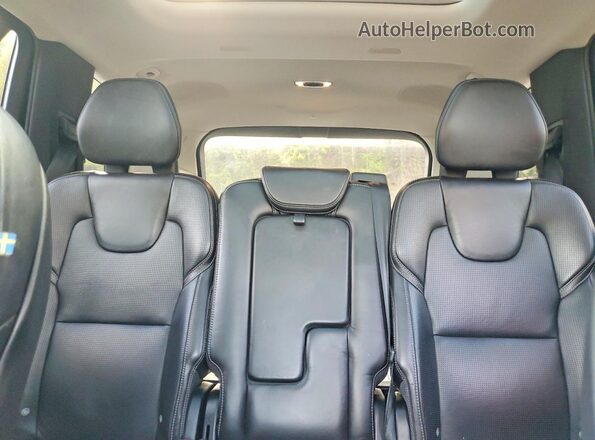 YV4A22PL4H1106495 2017 VOLVO XC90 White Widok tylnych siedzeń