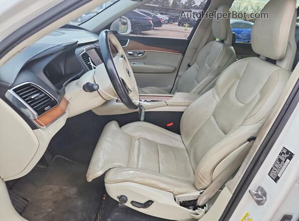 YV4A22PL7H1171101 2017 VOLVO XC90 Белый Вид салона спереди