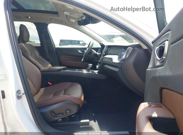 YV4A22RK1K1329489 2019 VOLVO XC60 White Front interior view
