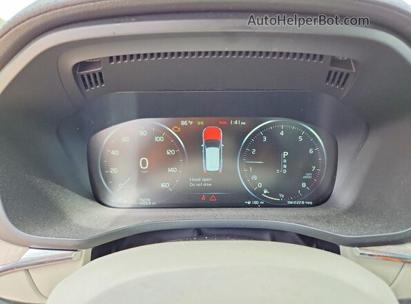 YV4A22RL2J1027734 2018 VOLVO XC60 White 