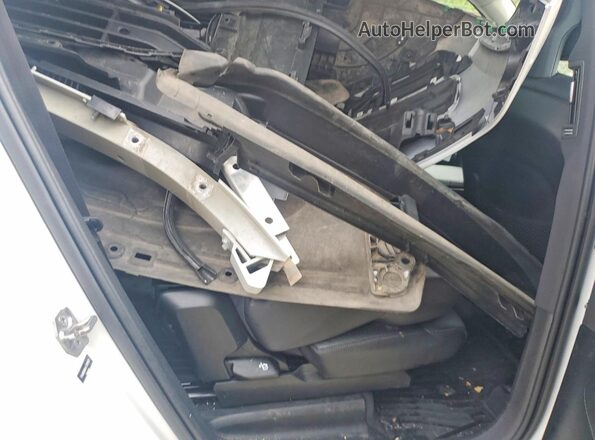 YV4BR00K4L1591459 2020 VOLVO XC90 White Вид задньої частини салону