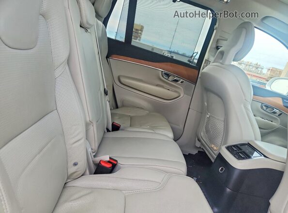 YV4BR0CL5L1618687 2020 VOLVO XC90 White უკანა სალონის ხედი