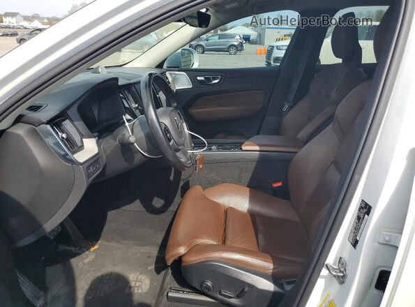 YV4BR0DL3J1010159 2018 VOLVO XC60 White Vista interior delantera