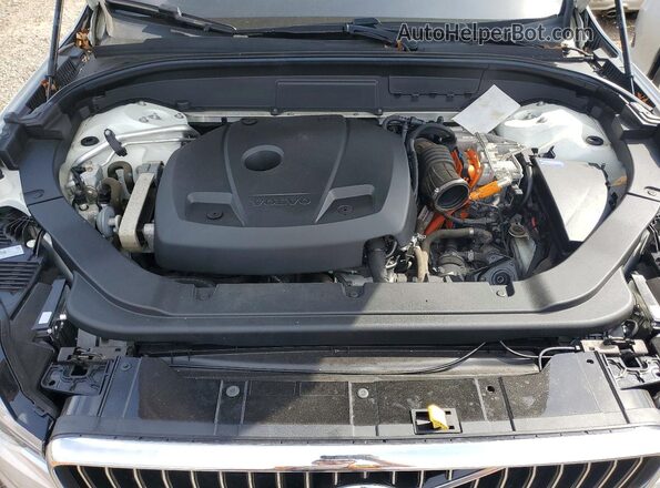 YV4BR0DL3J1010159 2018 VOLVO XC60 White Vista del compartimento del motor