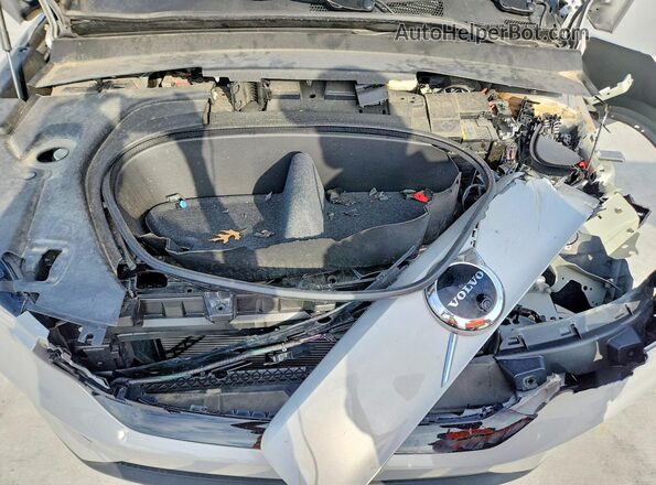 YV4ED3GL1P2040353 2023 VOLVO C40 Silver Vista del compartimento del motor
