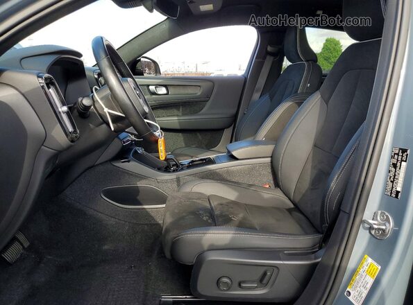 YV4ED3GL3P2059941 2023 VOLVO C40 Charcoal Front interior view