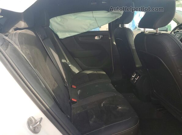 YV4ED3GL6P2065782 2023 VOLVO C40 White Vista de los asientos traseros