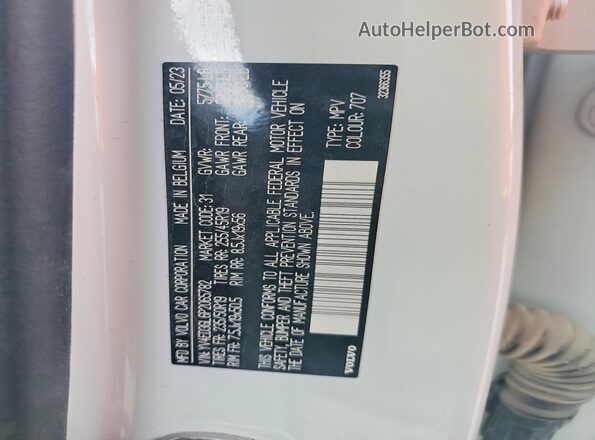 YV4ED3GL6P2065782 2023 VOLVO C40 White Vista del compartimento del motor