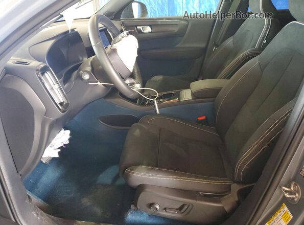 YV4ED3GM2P2028401 2023 VOLVO C40 Silver 