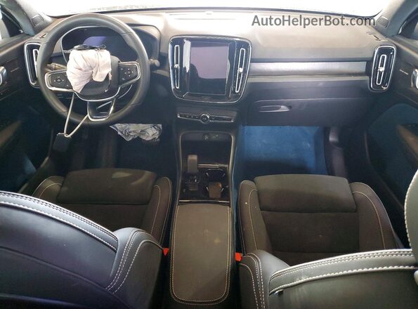 YV4ED3GM2P2028401 2023 VOLVO C40 Silver 