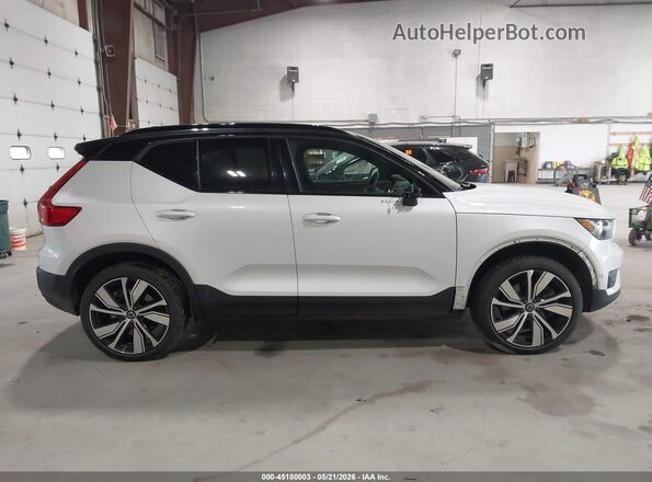 YV4ED3UB7N2700341 2022 VOLVO XC40 RECHARGE PURE ELECTRIC White Вид задньої частини салону