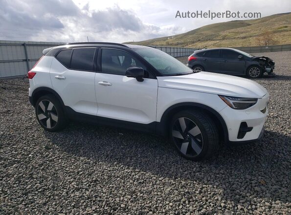 YV4ED3UM6P2082188 2023 VOLVO XC40 White Przód prawy