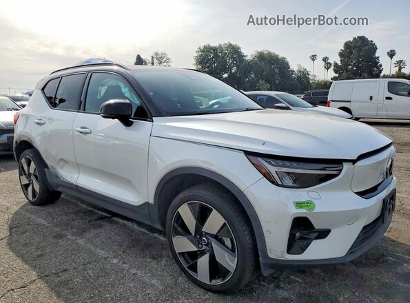 YV4ED3UM7P2955284 2023 VOLVO XC40 White Delantero derecho