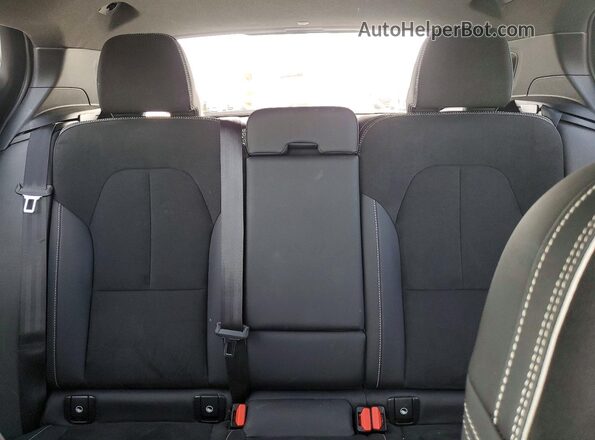YV4ED3UM7P2955284 2023 VOLVO XC40 White Vista de los asientos traseros
