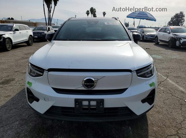 YV4ED3UM7P2955284 2023 VOLVO XC40 White Vista frontal