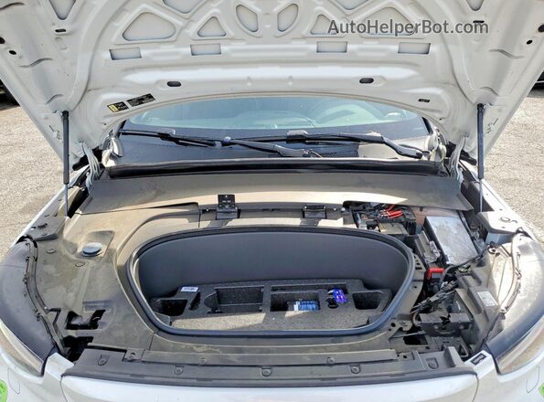 YV4ED3UM7P2955284 2023 VOLVO XC40 White Vista del compartimento del motor