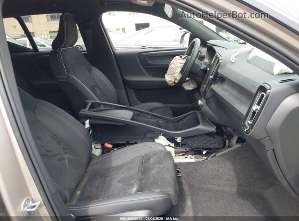 YV4ED3UM8P2070625 2023 VOLVO XC40 RECHARGE PURE ELECTRIC Коричневый Вид салона спереди