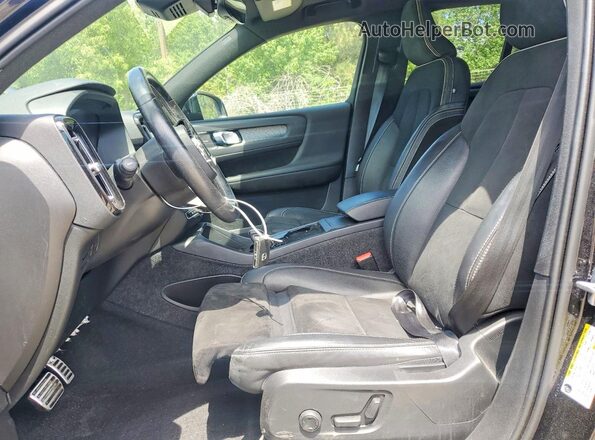 YV4ED3UR7M2597790 2021 VOLVO XC40 Black Вид салону спереду