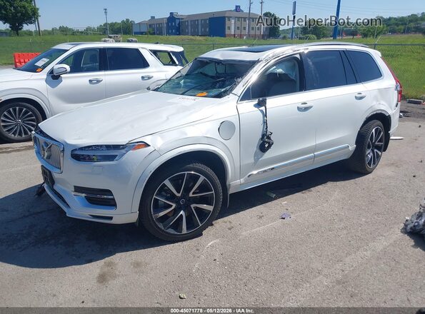 YV4H600Z3N1848677 2022 VOLVO XC90 RECHARGE PLUG-IN HYBRID White წინა მარცხენა ხედი სამი მეოთხედიდან