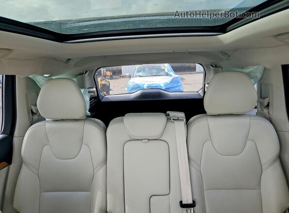YV4H60CZ8N1832194 2022 VOLVO XC90 White Widok tylnych siedzeń