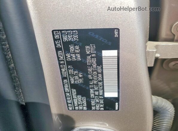YV4H60DL6R1782587 2024 VOLVO XC60 Gold Widok komory silnika