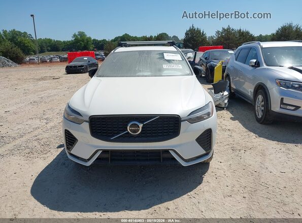 YV4H60DX2P1210271 2023 VOLVO XC60 RECHARGE PLUG-IN HYBRID White Widok wnętrza z tyłu