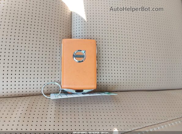 YV4H60DX2P1210271 2023 VOLVO XC60 RECHARGE PLUG-IN HYBRID White Widok deski rozdzielczej
