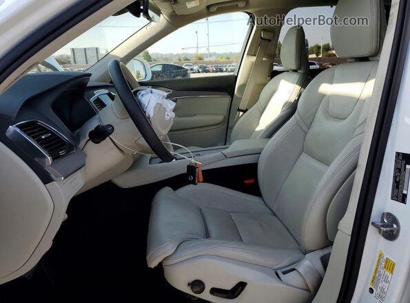 YV4H60JF0S1294806 2025 VOLVO XC90 White Vista interior delantera