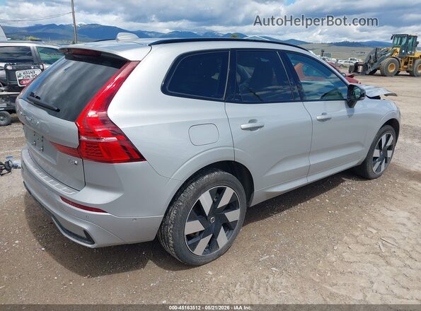YV4H60RC2S1029198 2025 VOLVO XC60 PLUG-IN HYBRID Silver Tył prawy